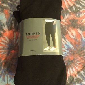 Torrid Platinum Legging, Size 3